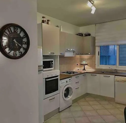 Schoene Mit Meerblick Gastria