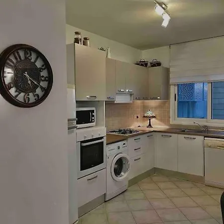 Schoene Mit Meerblick Gasztriá