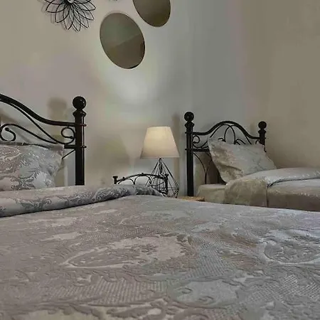 Schoene Mit Meerblick Gastria