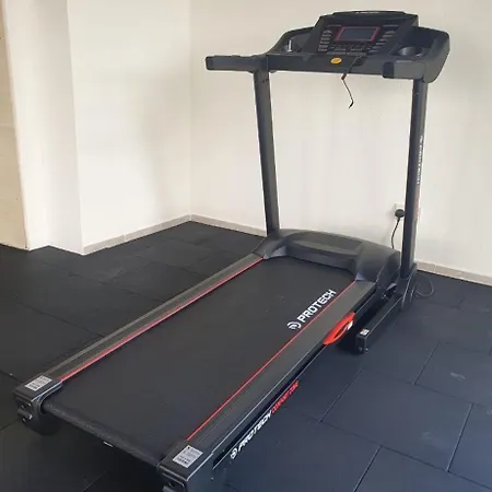 Schoene Mit Meerblick Gasztriá