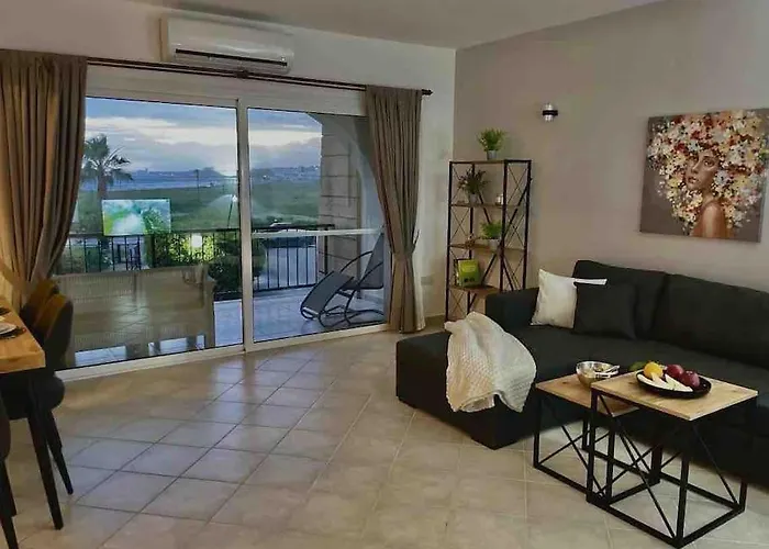 Schoene Mit Meerblick